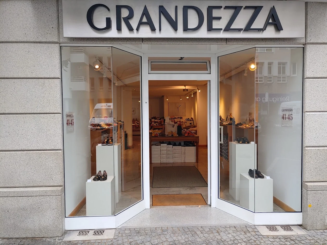 Grandezza Shoes