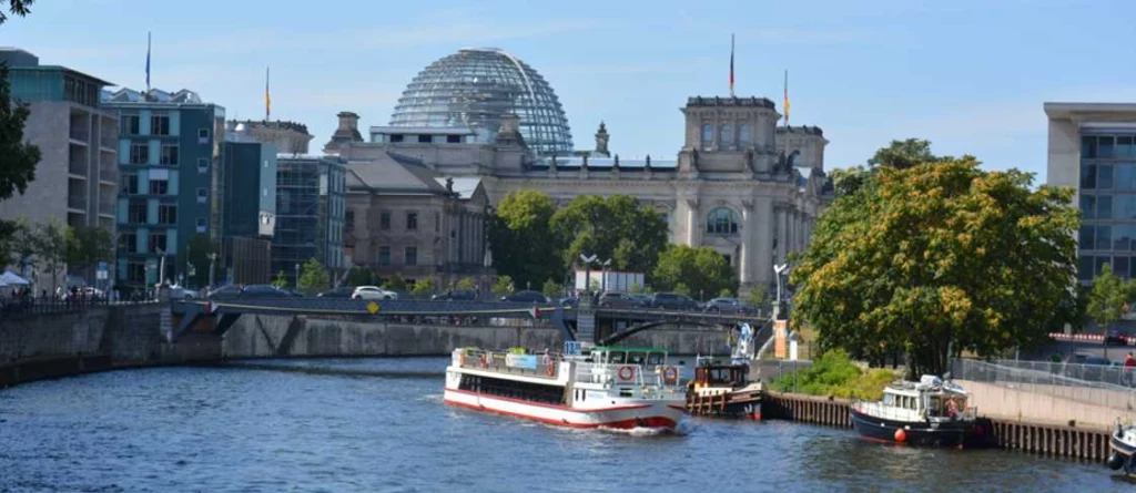 Foto: Spree & Havelschiffahrt - Anlegestelle am Nordhafen